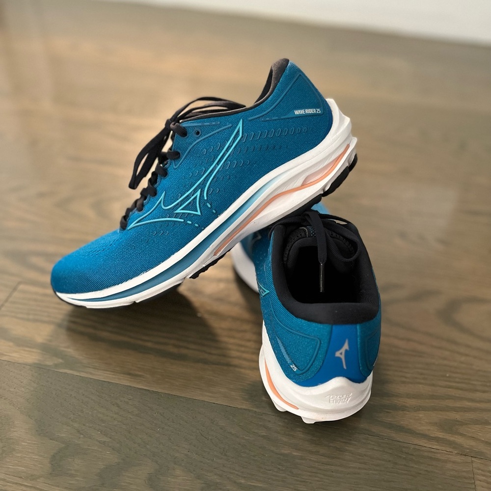 Mizuno Wave rider 25